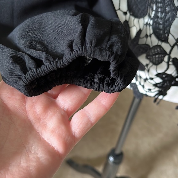 Guipure Lace Insert Lantern Sleeve - Picture 6 of 6
